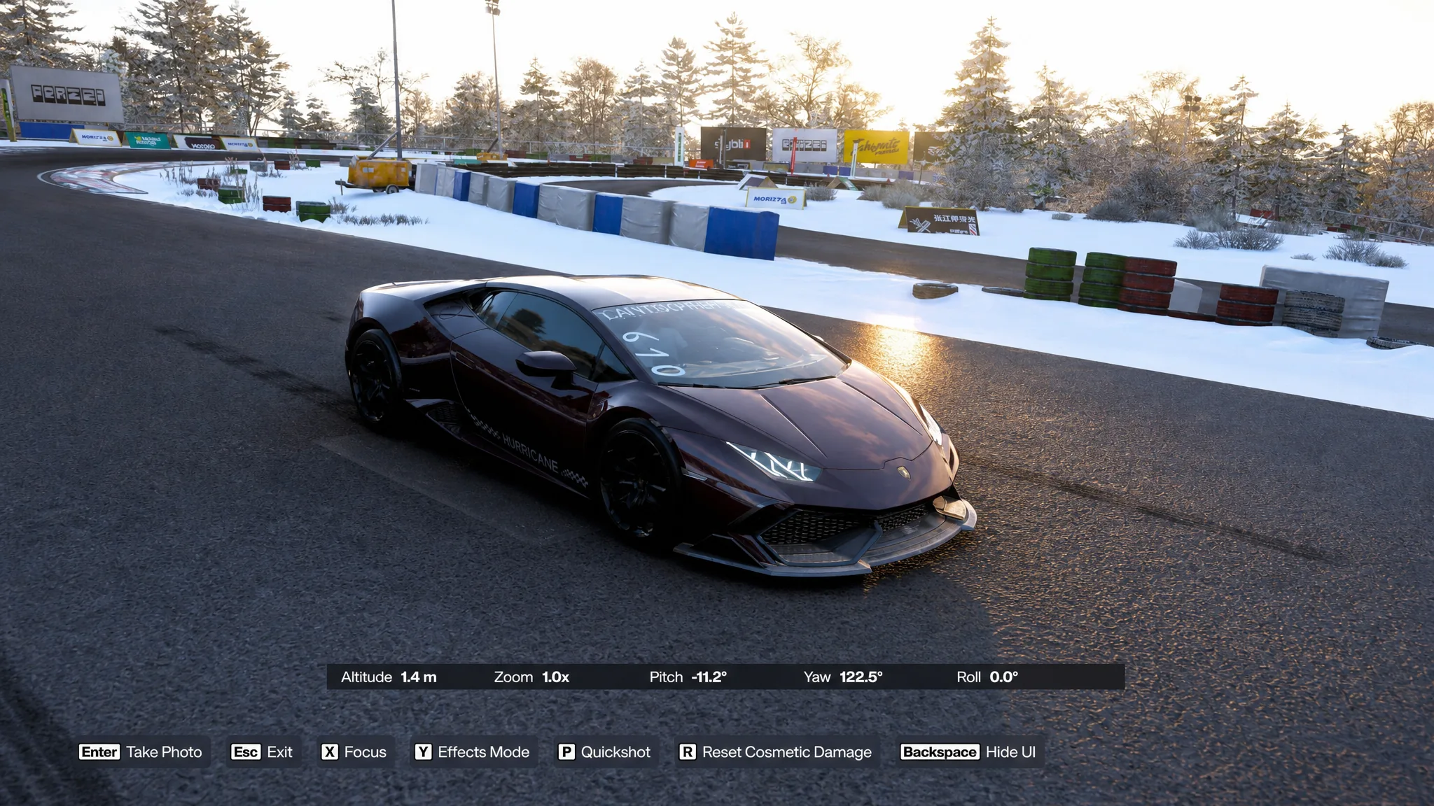 Taking a photo of the Huracan in photo mode to finish the challenge