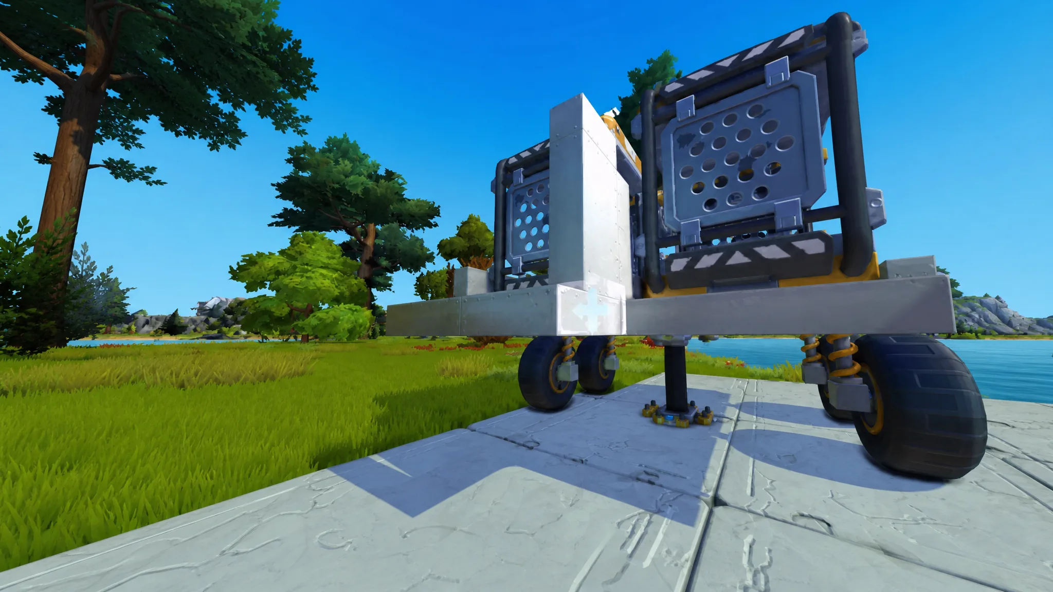 Articulated mining vehicle with a Bearing joint through the middle of the chassis