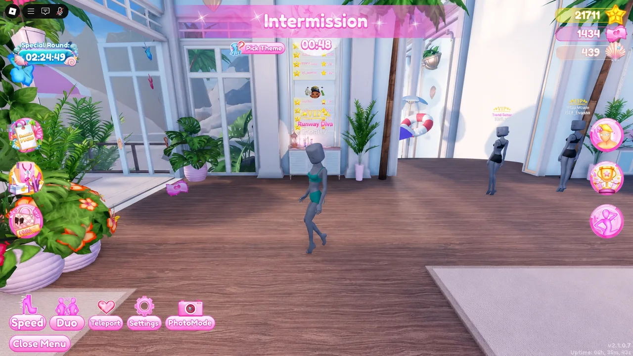 Intermission screen with the Pick Theme button highlighted before a round