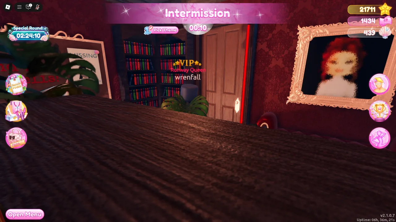 Intermission screen showing the Pick Theme prompt while waiting for the next round