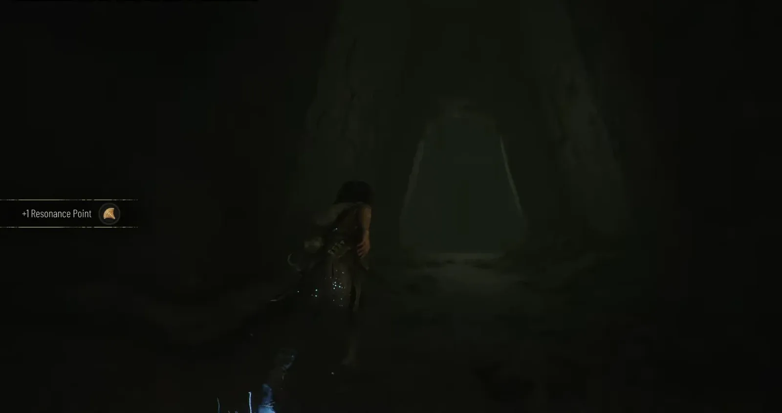 A plus one Resonance Point notification appears as Sophia reaches the labyrinth entrance