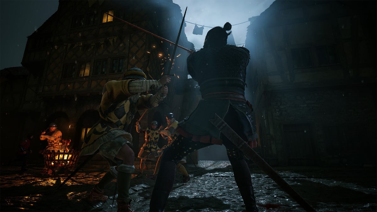 Coen fighting an enemy at night in The Blood of Dawnwalker, lit by torchlight