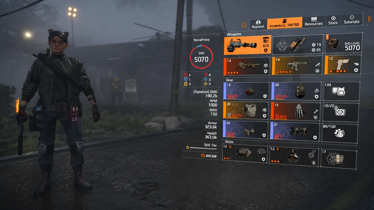 Inventory tab in The Division 2 showing equipped weapons, gear pieces, skills and stats