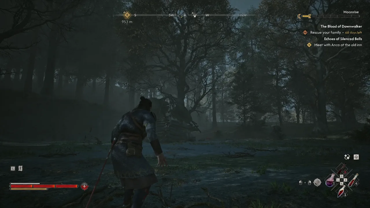 With the interface restored, the tracked objective reappears on screen during normal exploration.