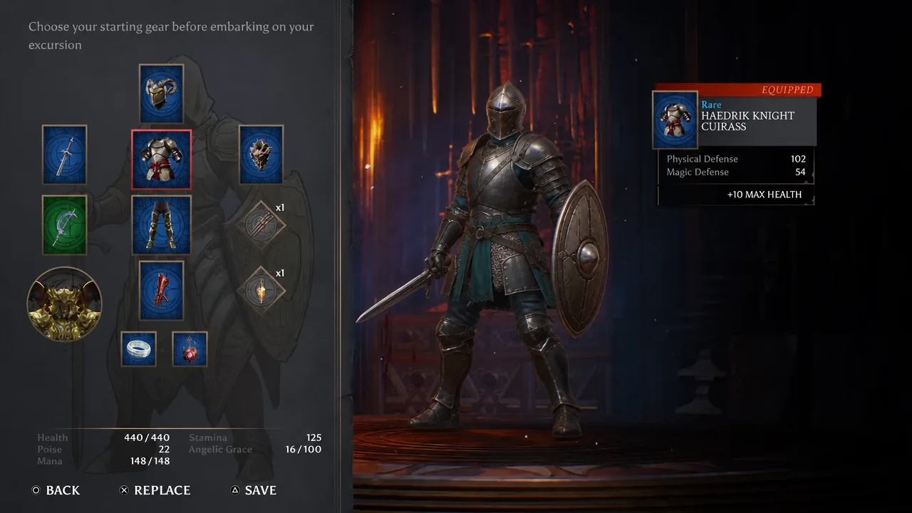 Crimson Moon starting gear screen with the equipped Haedrik Knight Cuirass shown before a hunt