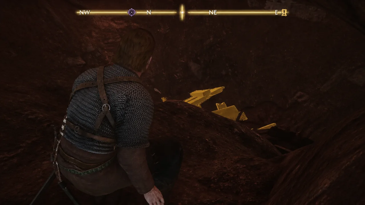 Focus Mode picks out the debris ahead in gold while Coen stays crouched.