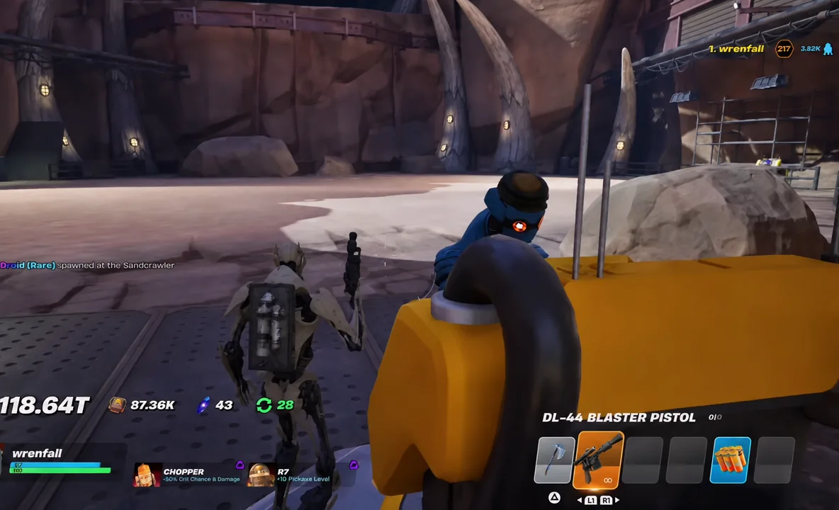 Aiming at an enemy droid with the DL-44 Blaster Pistol highlighted in the weapon bar