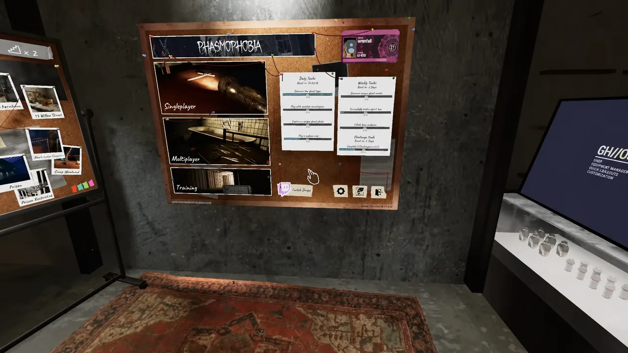 Phasmophobia main menu with the cursor hovering over the Twitch Drops button