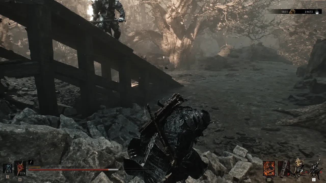 Sidearm slot highlighted on the HUD as the character fights an enemy on a narrow bridge