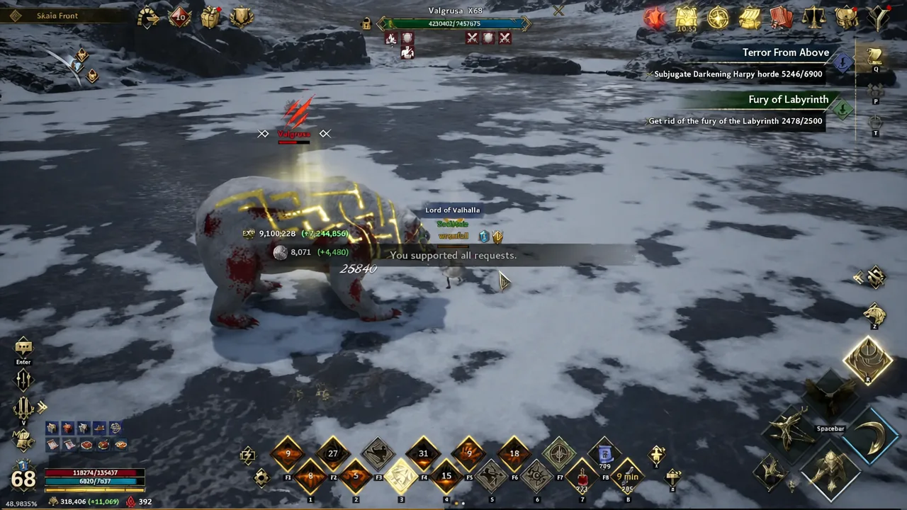 Player attacking a large field boss in a snowy zone with an on-screen support confirmation notice
