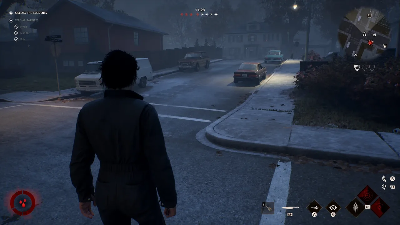 Michael Myers walking down a dark Haddonfield street with the kill objective displayed
