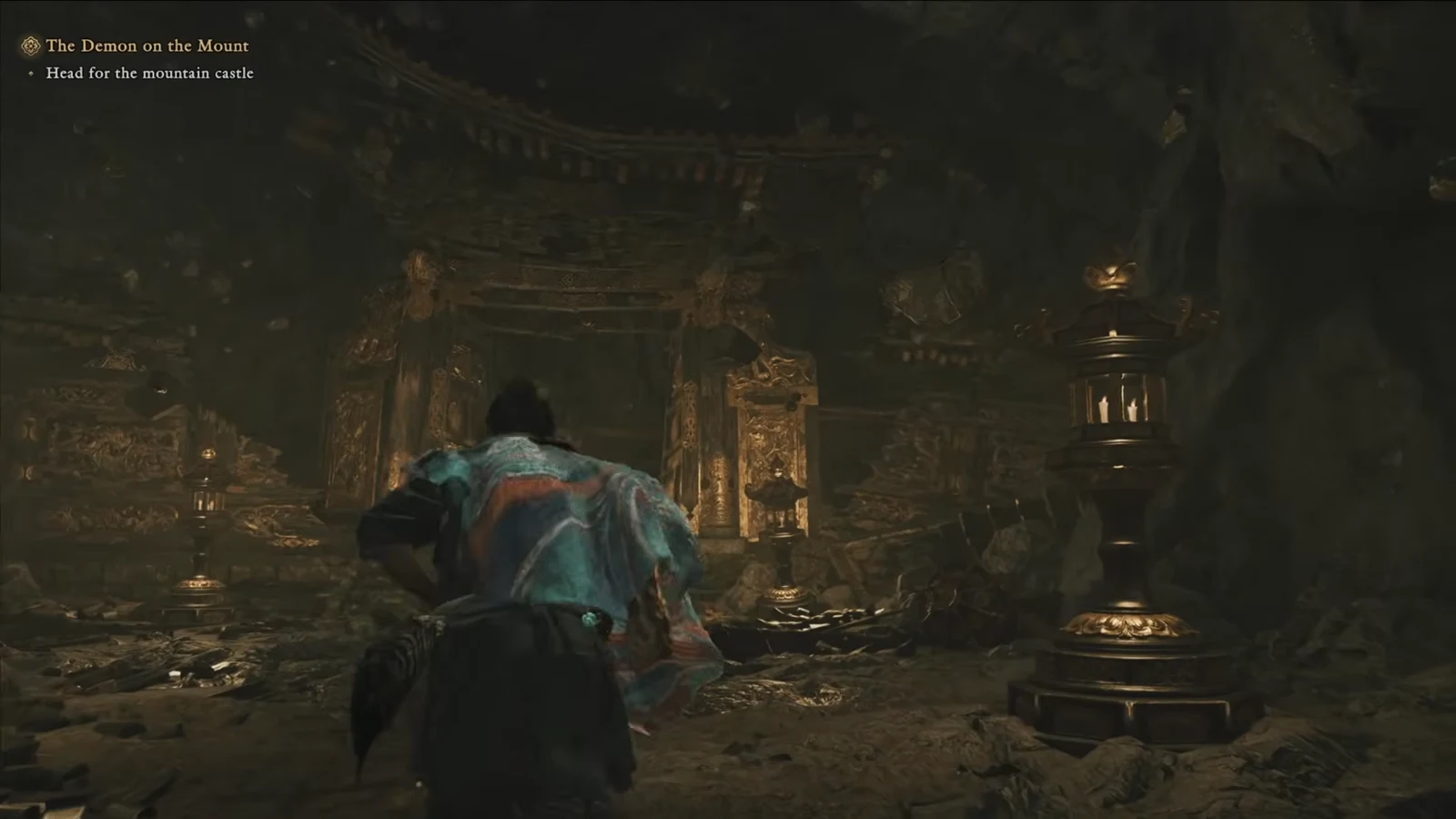 Player approaching an ornate doorway during Head for the mountain castle objective