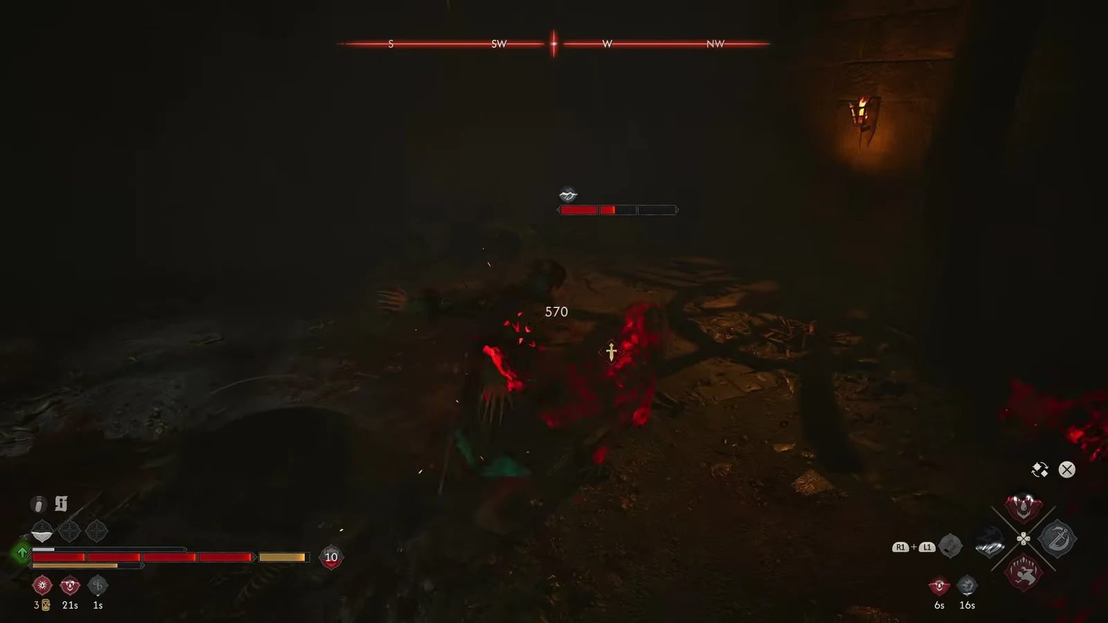 Combat HUD showing a 570 damage hit landing on a highlighted enemy