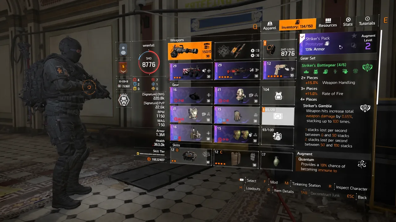 Striker's Pack selected on The Division 2 inventory screen showing its gear set details