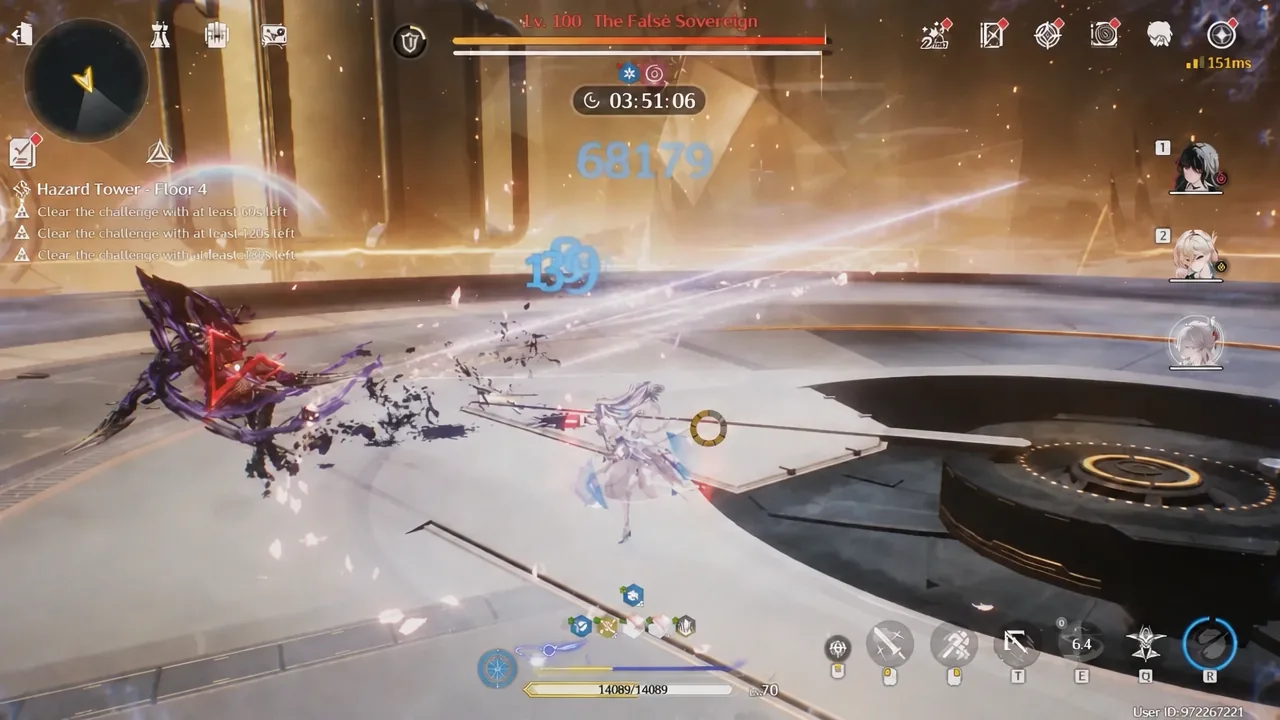Hazard Tower Floor 4 fight against Lv. 100 The False Sovereign with the boss health bar active