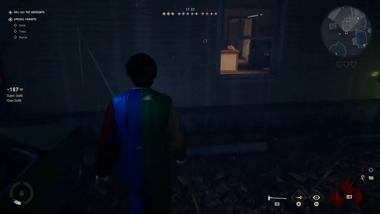 Objective HUD showing the special target list while Michael moves quietly through a darkened house