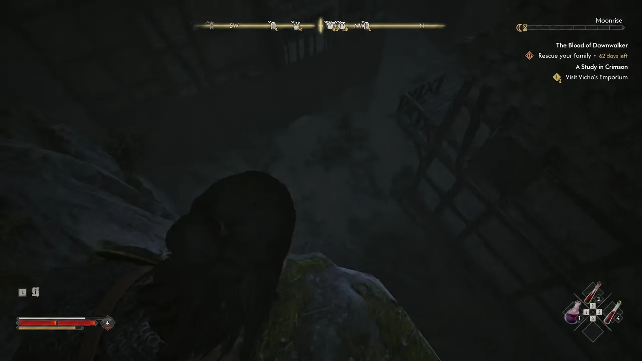 Coen moving through a dark Svartrau street at night with the Visit Vicho's Emporium objective tracked