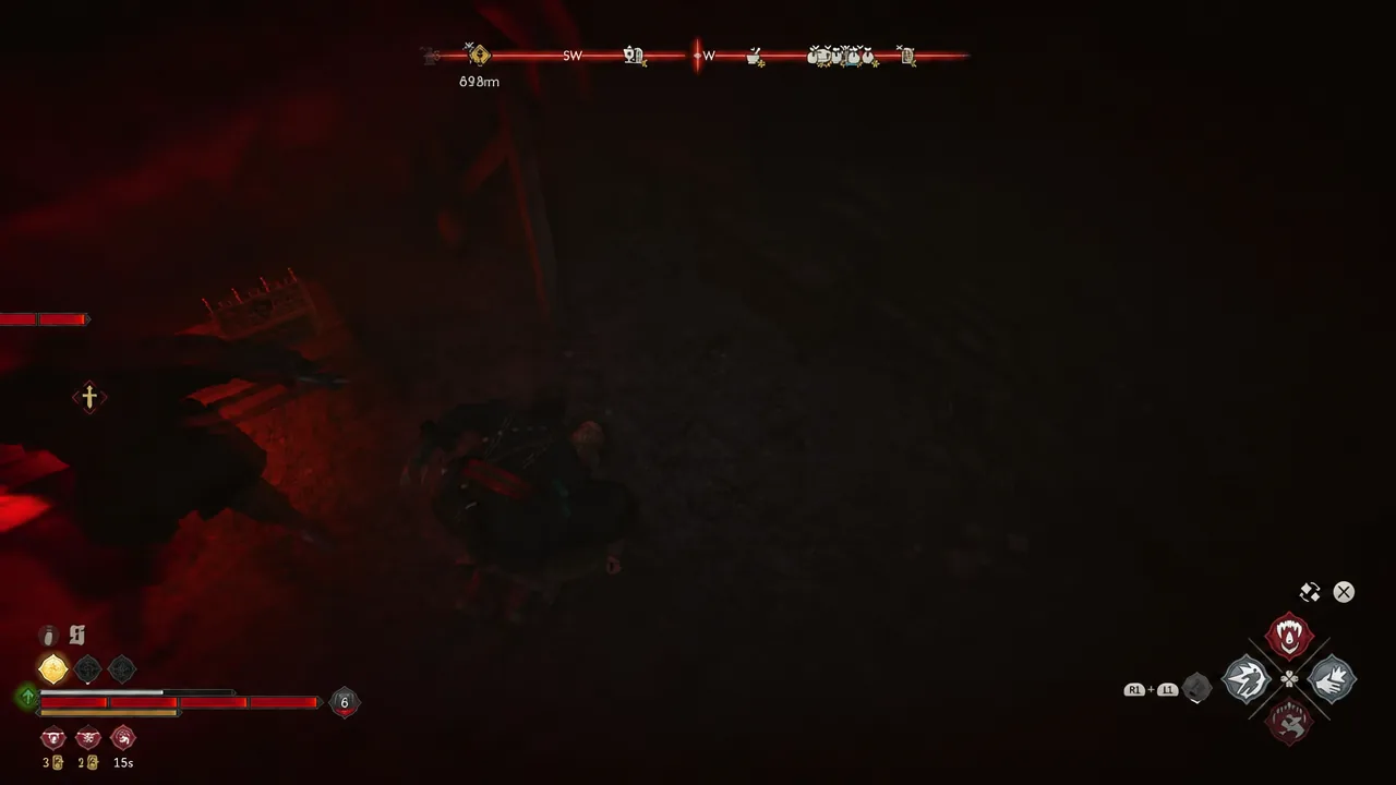 Coen moving through the dark Svartrau City courtyard with the combat HUD active