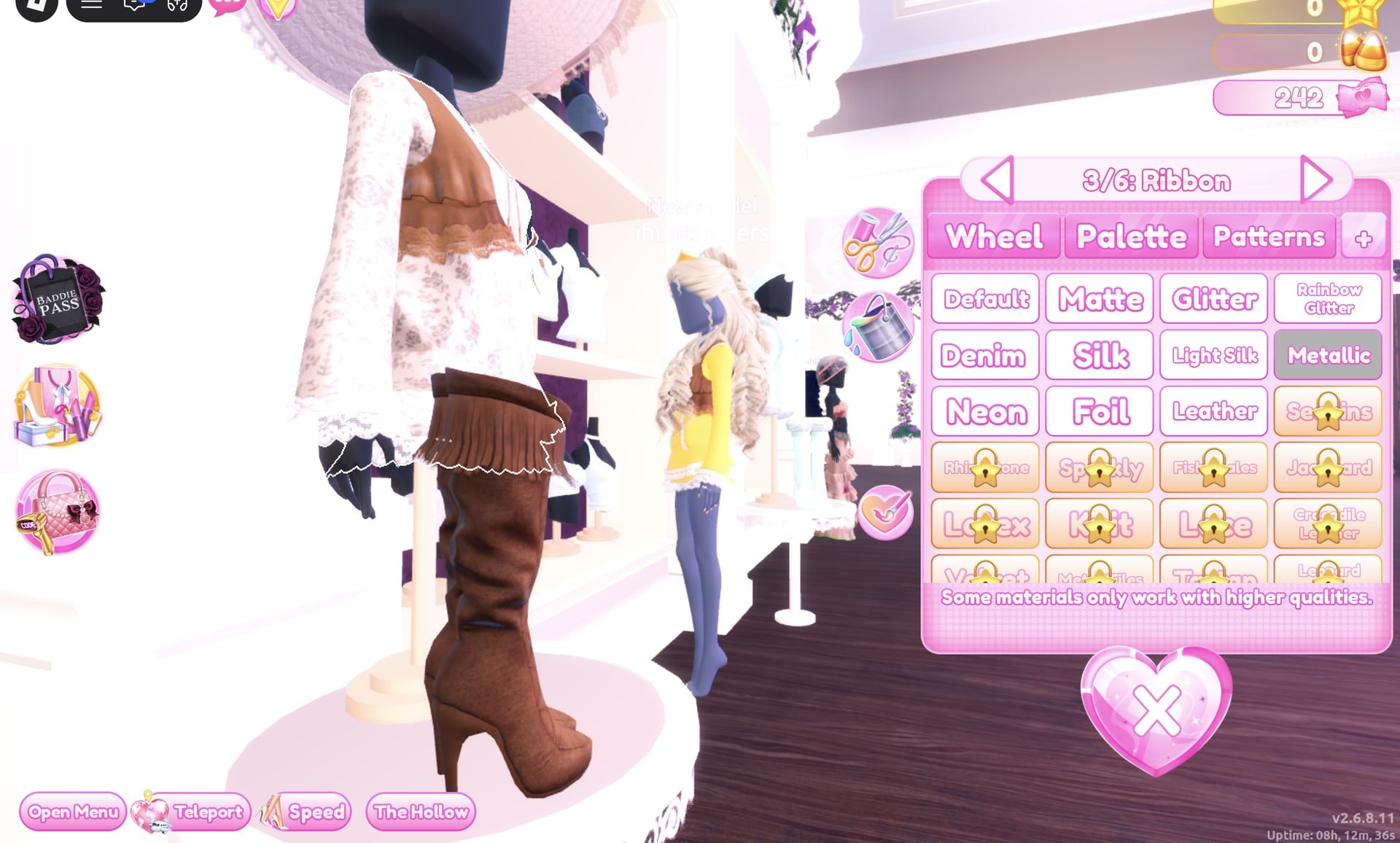 The 3/6: Ribbon part on Metallic while the dress on the character behind the mannequin shows yellow