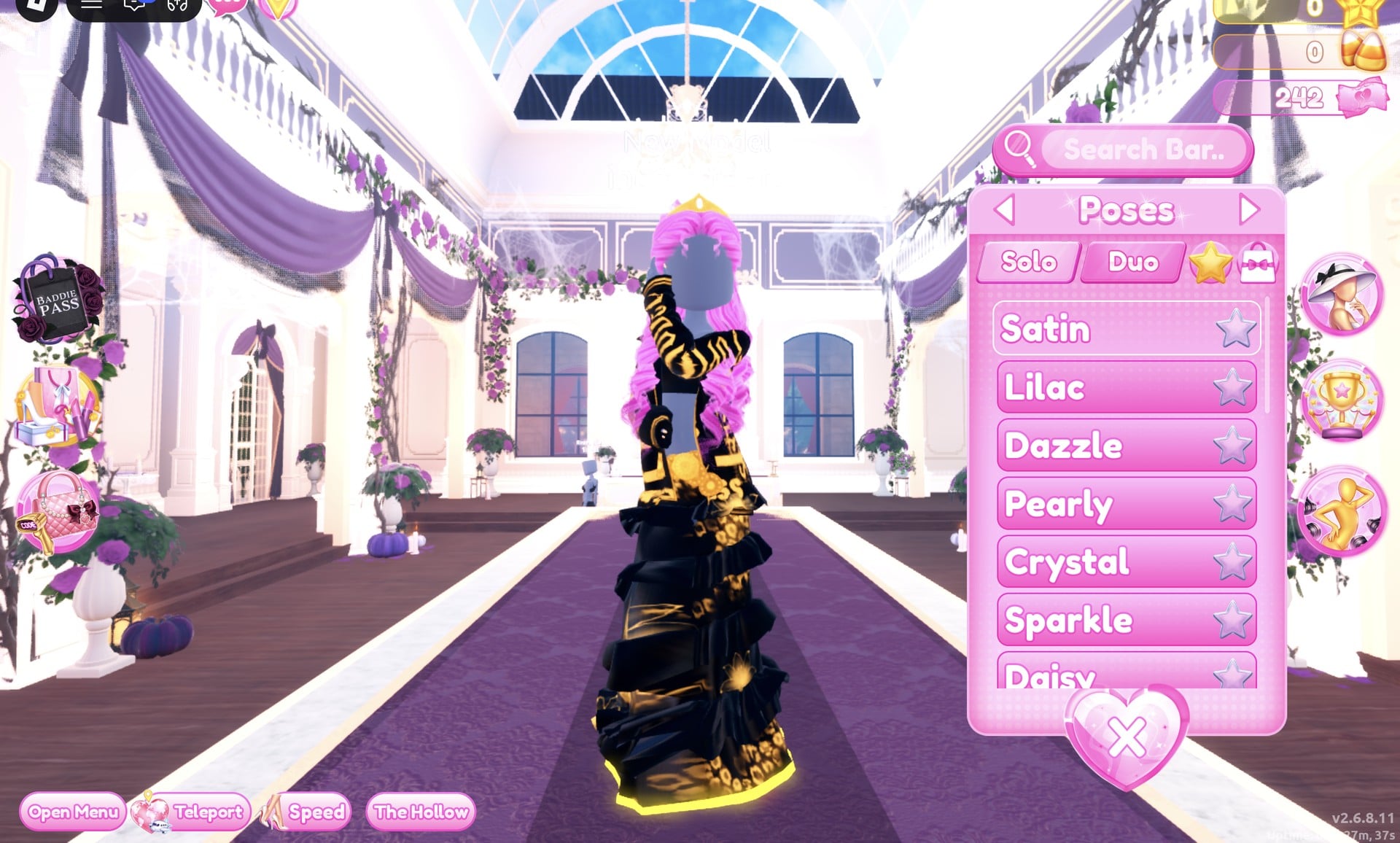 Poses panel on the Solo tab, character in the black and gold look on the Freeplay Runway
