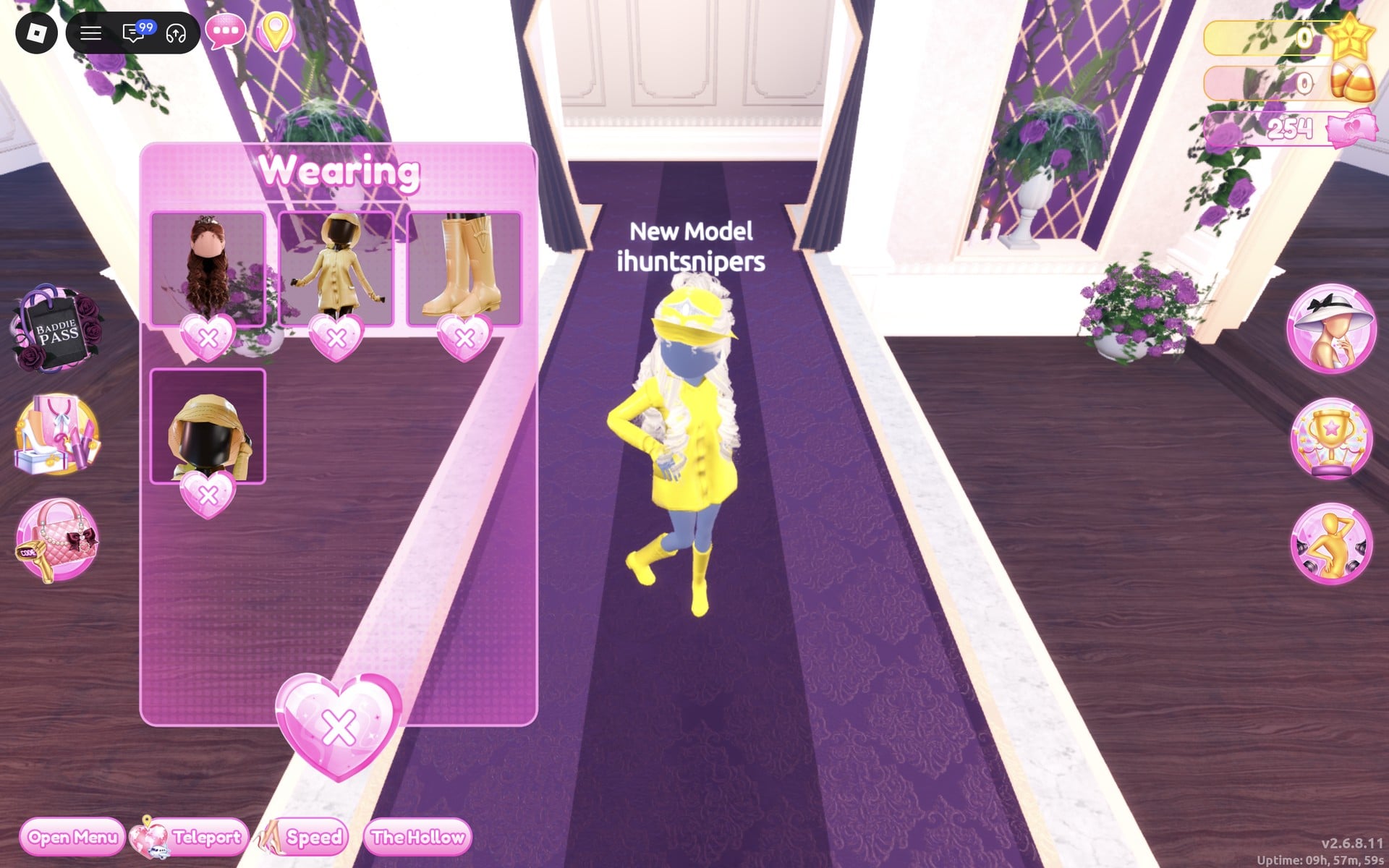 Wearing panel with four pictures: hair, raincoat, boots and hat, the character in the yellow raincoat set on the Freeplay Runway