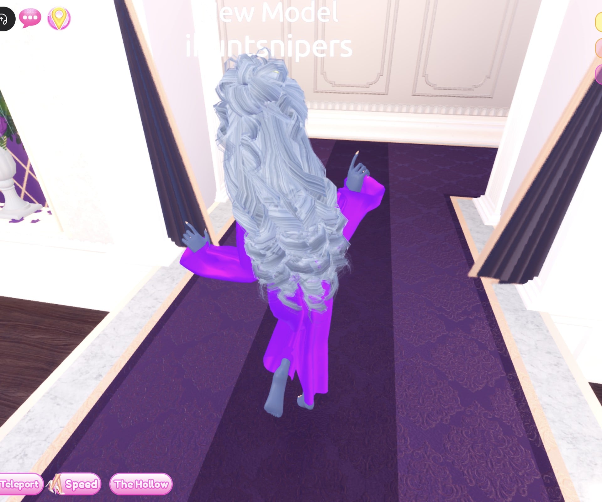 Sorceress look from the back, long silver curls over the violet robe