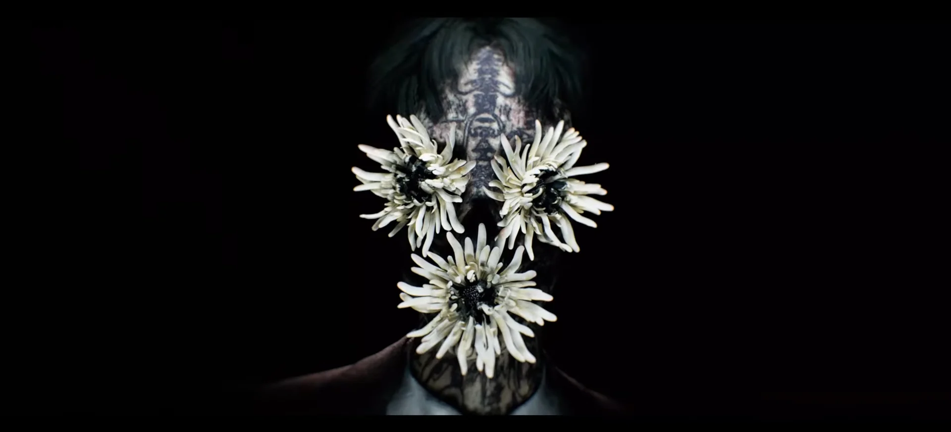 White chrysanthemum face manifestation