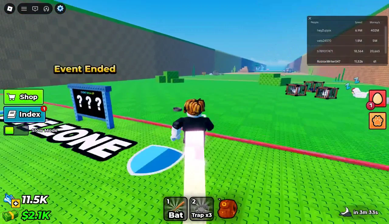Avatar sprinting across the arena toward a blue floor pad on the way back to base