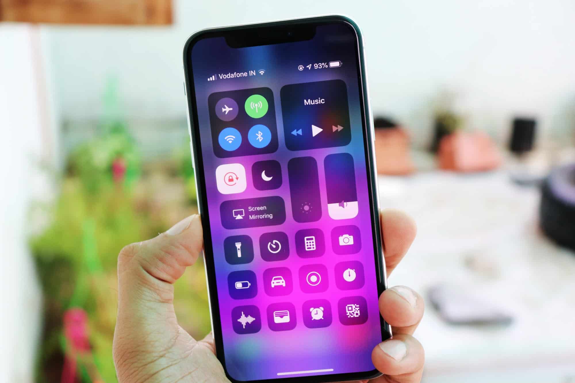 iPhone Screen Won’t Turn On after Updating to iOS 12? Here’s a fix