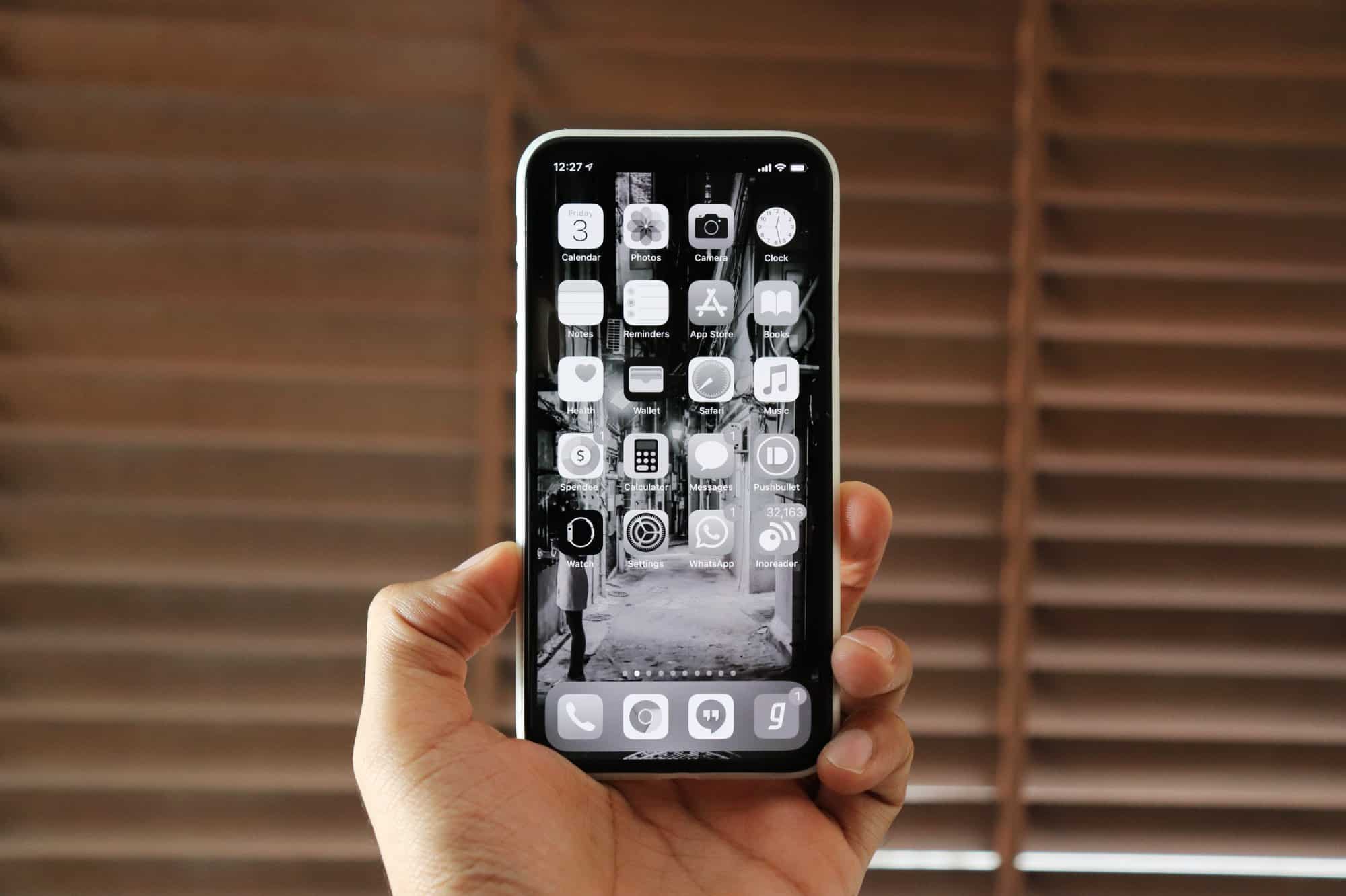 iPhone Screen turned Grayscale, shows no color? Here’s a fix