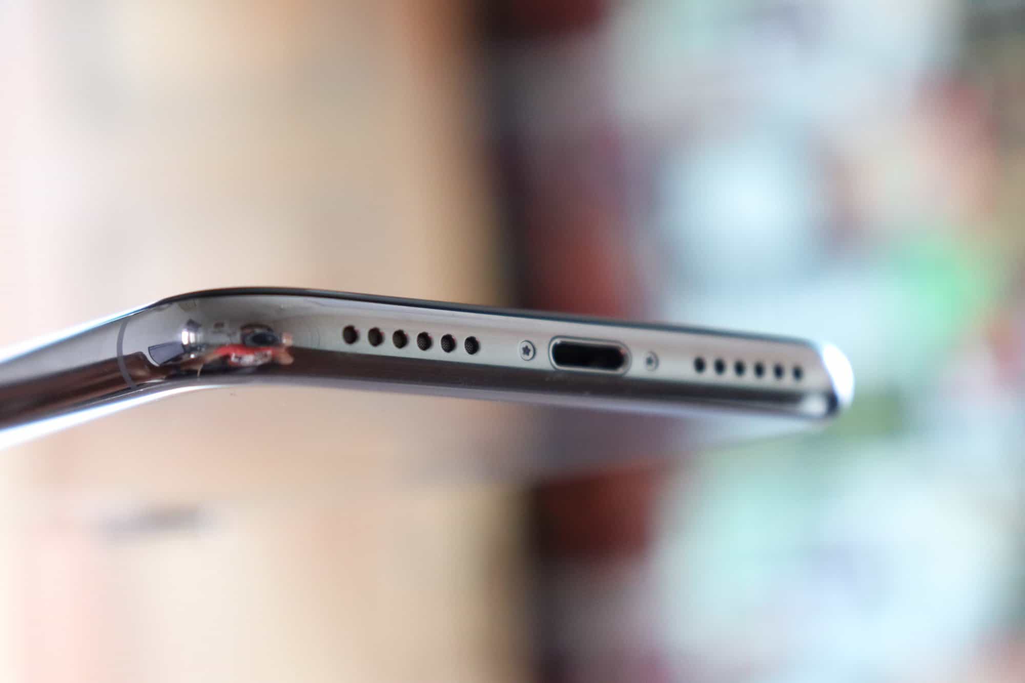 iPhone XS won’t have a headphone jack, obviously
