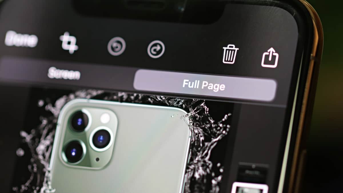 How to Take Full Page (Scrolling) Screenshot in Chrome on iPhone