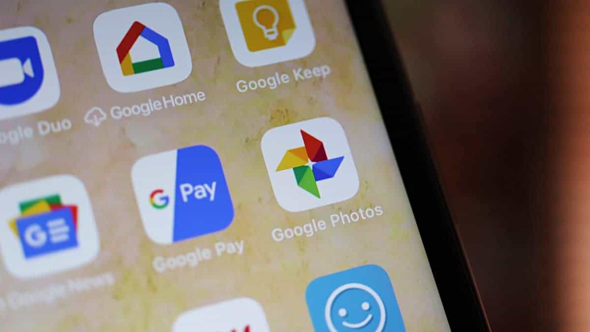 How to Stop Live Preview in Google Photos App on iPhone