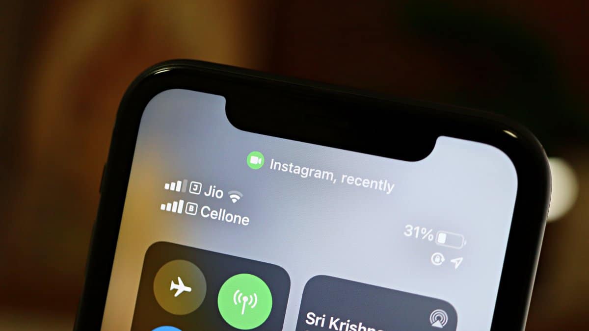 How to Check if an App is Spying on You with your iPhone’s Camera and Mic